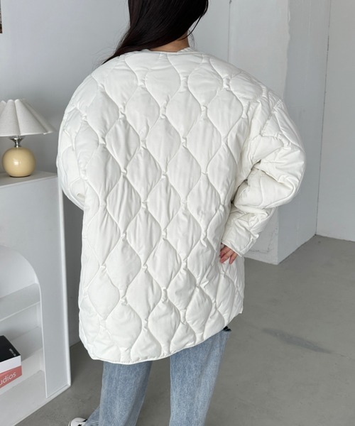 CLEA(クレア)の「袖ボアキルティングノーカラーコート(ノーカラーコート・レディース・ブラック/アイボリー・FREE)」の10枚目の写真