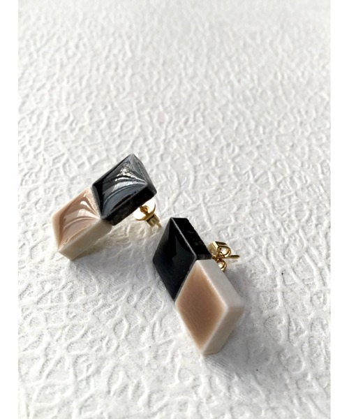 VIBGYOR(ヴィブジョー)の「【Le soleil】美濃焼 バイカラーピアス(MA)(ピアス(両耳用)・レディース・グリーン系その他/ベージュ系その他/イエロー系その他/ホワイト×ピンク/ブラック系その他・FREE)」の3枚目の写真
