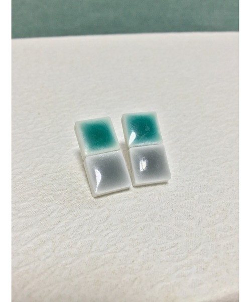 VIBGYOR(ヴィブジョー)の「【Le soleil】美濃焼 バイカラーピアス(MA)(ピアス(両耳用)・レディース・グリーン系その他/ベージュ系その他/イエロー系その他/ホワイト×ピンク/ブラック系その他・FREE)」の4枚目の写真