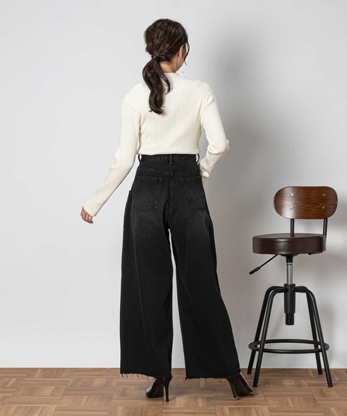 Right-on（ライトオン）の「タックバギーデニムパンツ（デニムパンツ・レディース・ブラック・S/M/L/XL）」の6枚目の写真