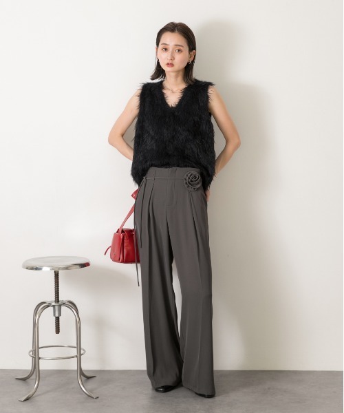 ad thie（アドティエ）の「バラモチーフ付き とろみワイドパンツ（スラックス・レディース・ブラック/グレー/ブラウン・FREE）」の14枚目の写真