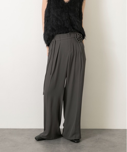 ad thie（アドティエ）の「バラモチーフ付き とろみワイドパンツ（スラックス・レディース・ブラック/グレー/ブラウン・FREE）」の18枚目の写真