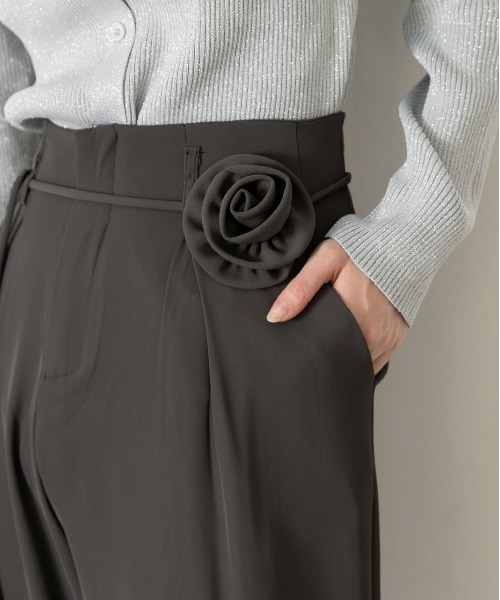 ad thie（アドティエ）の「バラモチーフ付き とろみワイドパンツ（スラックス・レディース・ブラック/グレー/ブラウン・FREE）」の20枚目の写真