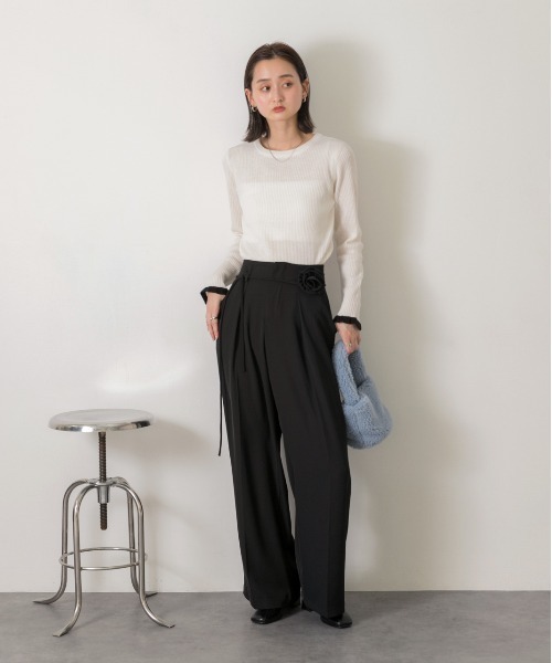 ad thie（アドティエ）の「バラモチーフ付き とろみワイドパンツ（スラックス・レディース・ブラック/グレー/ブラウン・FREE）」の4枚目の写真
