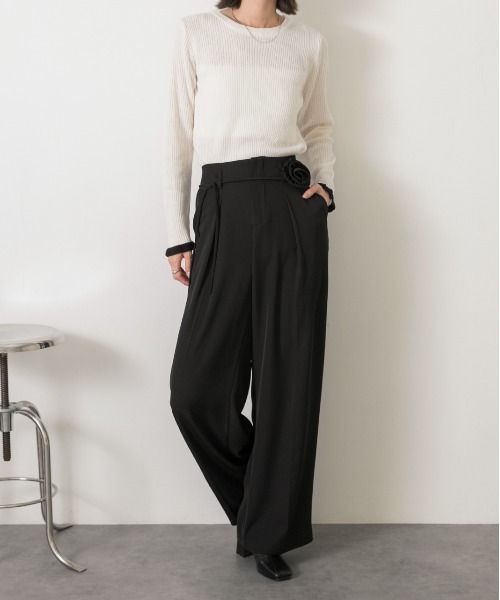 ad thie（アドティエ）の「バラモチーフ付き とろみワイドパンツ（スラックス・レディース・ブラック/グレー/ブラウン・FREE）」の6枚目の写真