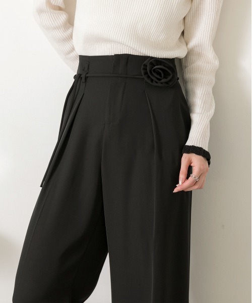 ad thie（アドティエ）の「バラモチーフ付き とろみワイドパンツ（スラックス・レディース・ブラック/グレー/ブラウン・FREE）」の7枚目の写真