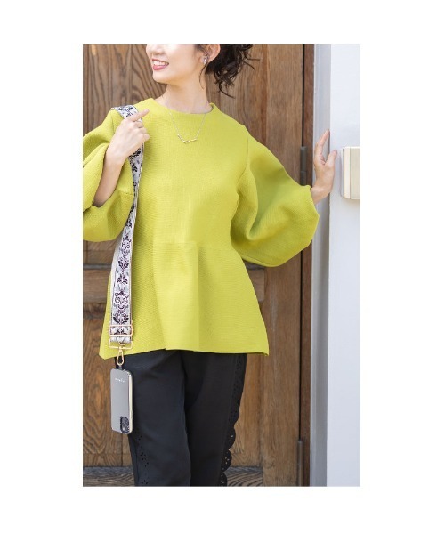 Sawa a la mode(サワアラモード)の「ボリューム袖ペプラムプルオーバートップス(Tシャツ/カットソー・レディース・チャコールグレー/ブラック/マスタード・FREE)」の11枚目の写真