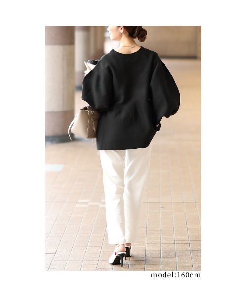 Sawa a la mode(サワアラモード)の「ボリューム袖ペプラムプルオーバートップス(Tシャツ/カットソー・レディース・チャコールグレー/ブラック/マスタード・FREE)」の14枚目の写真