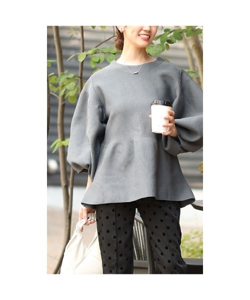 Sawa a la mode(サワアラモード)の「ボリューム袖ペプラムプルオーバートップス(Tシャツ/カットソー・レディース・チャコールグレー/ブラック/マスタード・FREE)」の18枚目の写真