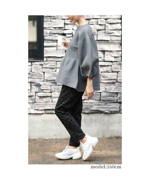 Sawa a la mode(サワアラモード)の「ボリューム袖ペプラムプルオーバートップス(Tシャツ/カットソー・レディース・チャコールグレー/ブラック/マスタード・FREE)」の19枚目の写真
