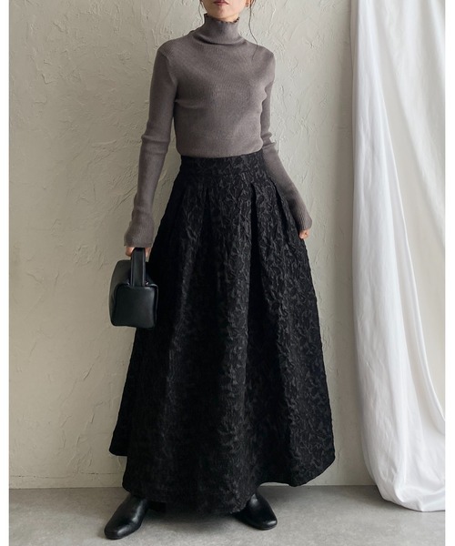 She's Closet（シーズクローゼット）の「ふくれジャガードAラインタックフレアロングジャンパースカートワンピース（ジャンパースカート・レディース・ブラック・FREE）」の3枚目の写真