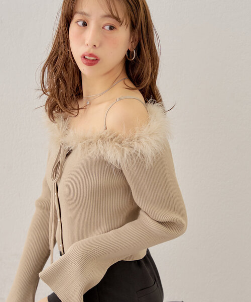 Chico（チコ）の「ファーオフショルデザインニット（ニット
