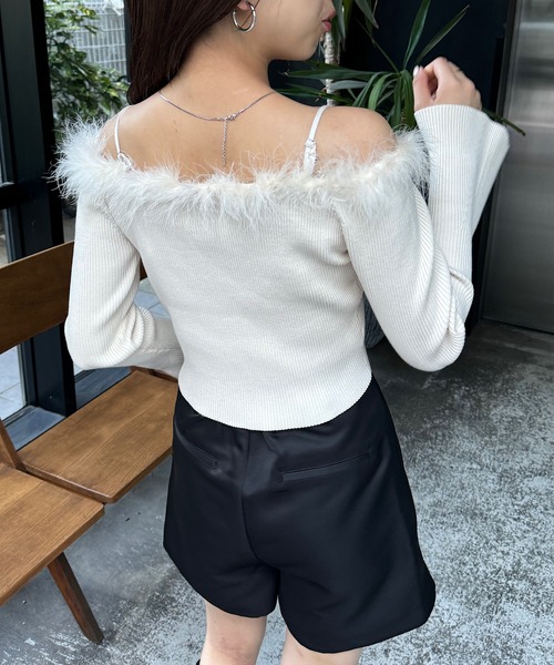 Chico(チコ)の「ファーオフショルデザインニット(ニット/セーター・レディース・グレー/ブラック/アイボリー/ピンク/ベージュ・FREE)」の11枚目の写真