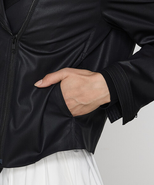 K.T KIYOKO TAKASE（キヨコタカセ）の「ストレッチエンボス  クールライダースジャケット（ライダースジャケット・レディース・ブラック・9号）」の5枚目の写真