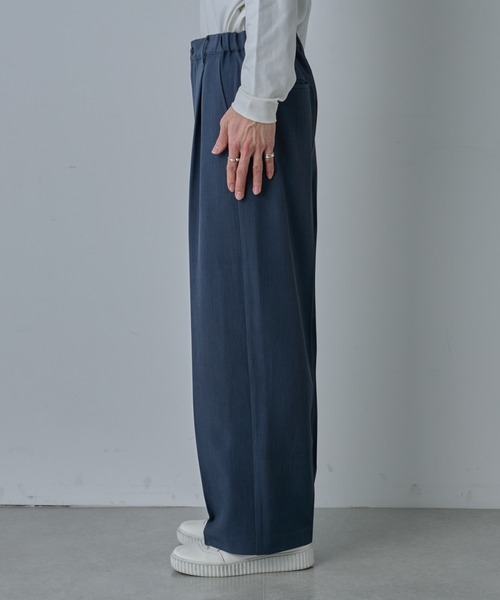 COLONY 2139（コロニートゥーワンスリーナイン）の「ドライスルーワイドスラックス（スラックス・メンズ・グレイッシュベージュ/ブラック/ネイビー/グレー・LARGE/MEDIUM）」の11枚目の写真