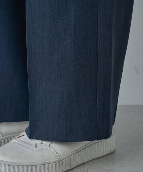 COLONY 2139（コロニートゥーワンスリーナイン）の「ドライスルーワイドスラックス（スラックス・メンズ・グレイッシュベージュ/ブラック/ネイビー/グレー・LARGE/MEDIUM）」の16枚目の写真