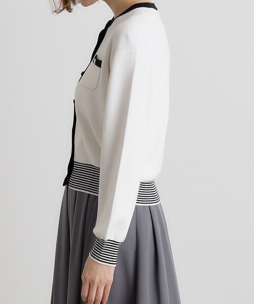 grove（グローブ）の「バイカラーコンパクトカーディガン（カーディガン/ボレロ・レディース・オフホワイト/グレー/ライトベージュ/ネイビー・01/02/03/04/05）」の10枚目の写真