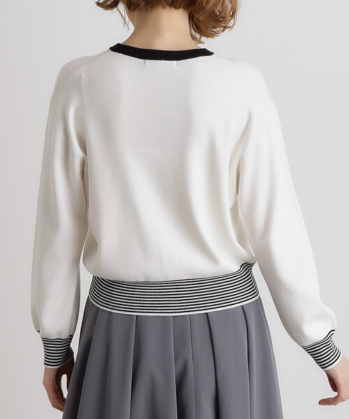grove（グローブ）の「バイカラーコンパクトカーディガン（カーディガン/ボレロ・レディース・オフホワイト/グレー/ライトベージュ/ネイビー・01/02/03/04/05）」の11枚目の写真