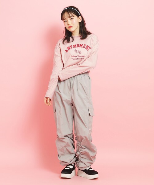 PINK-latte（ピンクラテ）の「カレッジフラワーロンT（Tシャツ/カットソー・キッズ・アイボリー/ライトパープル/グレー/ベビーピンク/ライトブルー・16/14/13/15 ）」の19枚目の写真