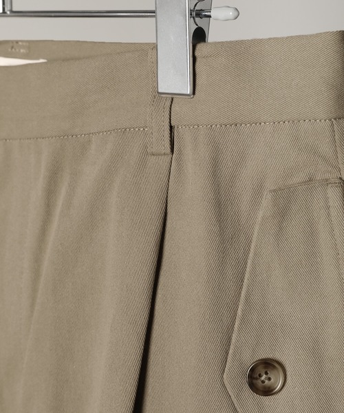 Bleme(ブレム)の「フラップポケット タックワイド バギーパンツ / チノパンツ(チノパンツ・メンズ・ベージュ/ブラック/カーキ・S/M/L/XL)」の11枚目の写真