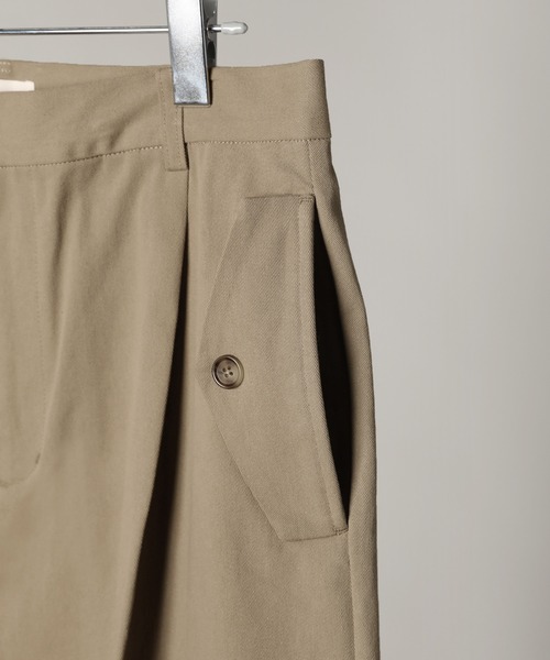 Bleme(ブレム)の「フラップポケット タックワイド バギーパンツ / チノパンツ(チノパンツ・メンズ・ベージュ/ブラック/カーキ・S/M/L/XL)」の14枚目の写真