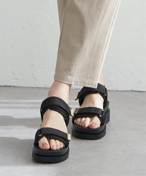 ikka(イッカ)の「【雑誌InRed6月号掲載】ベルクロスポーティーサンダル(サンダル・レディース・ブラック/オートミール・M/L)」の13枚目の写真