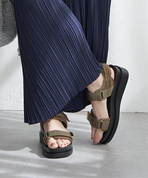 ikka(イッカ)の「【雑誌InRed6月号掲載】ベルクロスポーティーサンダル(サンダル・レディース・ブラック/オートミール・M/L)」の19枚目の写真