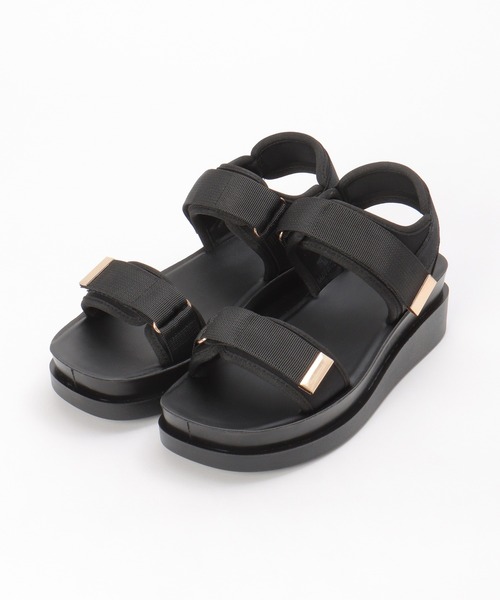 ikka(イッカ)の「【雑誌InRed6月号掲載】ベルクロスポーティーサンダル(サンダル・レディース・ブラック/オートミール・M/L)」の8枚目の写真