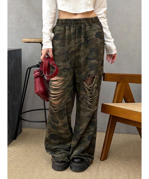 EVRIS（エヴリス）の「ハードダメージカモフラスウェットパンツ（スウェットパンツ・レディース・グレー/カーキ・FREE）」の3枚目の写真