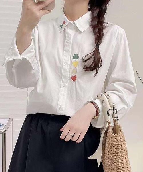 aimoha(アイモハ)の「刺繍入り襟デザインシャツ(シャツ/ブラウス・レディース・ホワイト系その他6/ホワイト系その他5/ホワイト系その他4/ホワイト系その他2/ホワイト系その他3/ホワイト系その他/ホワイト・FREE)」の5枚目の写真