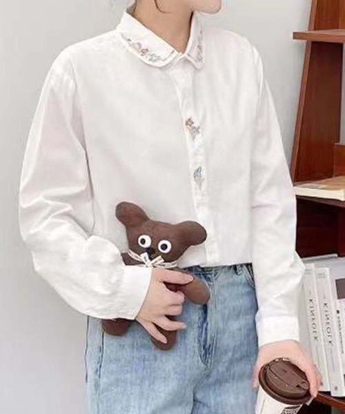 aimoha(アイモハ)の「刺繍入り襟デザインシャツ(シャツ/ブラウス・レディース・ホワイト系その他6/ホワイト系その他5/ホワイト系その他4/ホワイト系その他2/ホワイト系その他3/ホワイト系その他/ホワイト・FREE)」の14枚目の写真