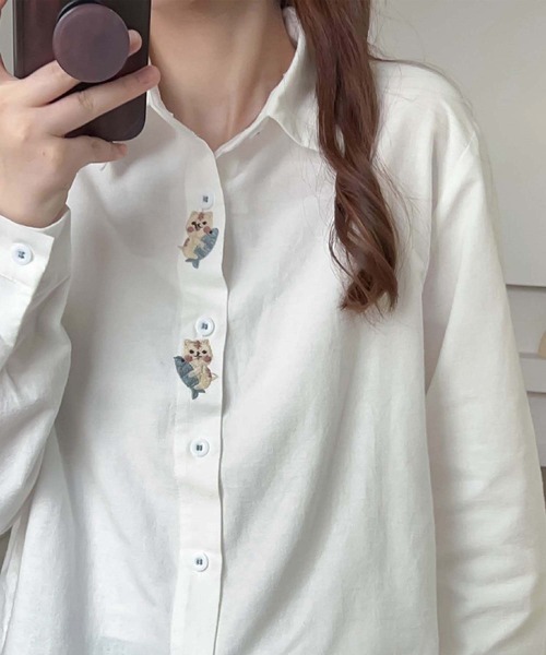 aimoha(アイモハ)の「刺繍入り襟デザインシャツ(シャツ/ブラウス・レディース・ホワイト系その他6/ホワイト系その他5/ホワイト系その他4/ホワイト系その他2/ホワイト系その他3/ホワイト系その他/ホワイト・FREE)」の21枚目の写真