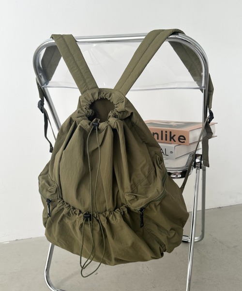 CLEA（クレア）の「ドローストリング大容量リュック（バックパック/リュック・レディース・ブルー/アイボリー/ブラック/カーキ/ピンク・FREE）」の19枚目の写真