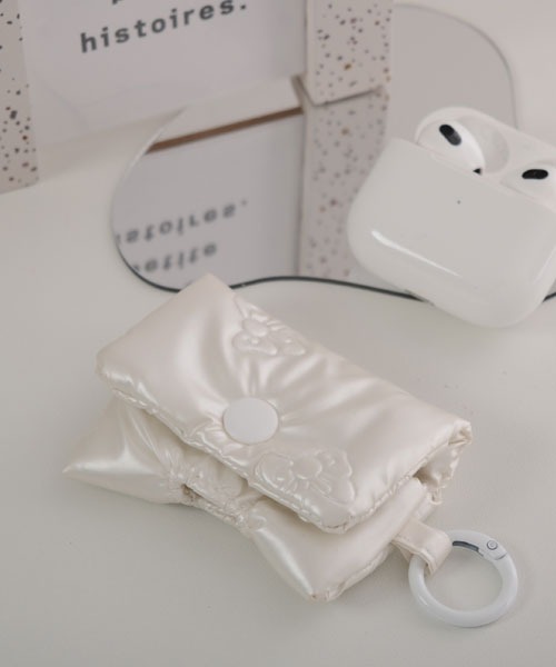 Mayree（メイリー）の「【float】キルティング メタリック エアポッズ/エアポッズプロ ケース カバー【AirPods 第1世代/第2世代/第3世代/第4世代/pro/pro2】（ヘッドフォン/イヤホン・レディース・シルバー系3/ピンク系1/ピンク系2/シルバー系1/ホワイト系1/ホワイト系2/シルバー系2・FREE）」の10枚目の写真