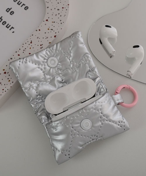 Mayree（メイリー）の「【float】キルティング メタリック エアポッズ/エアポッズプロ ケース カバー【AirPods 第1世代/第2世代/第3世代/第4世代/pro/pro2】（ヘッドフォン/イヤホン・レディース・シルバー系3/ピンク系1/ピンク系2/シルバー系1/ホワイト系1/ホワイト系2/シルバー系2・FREE）」の17枚目の写真