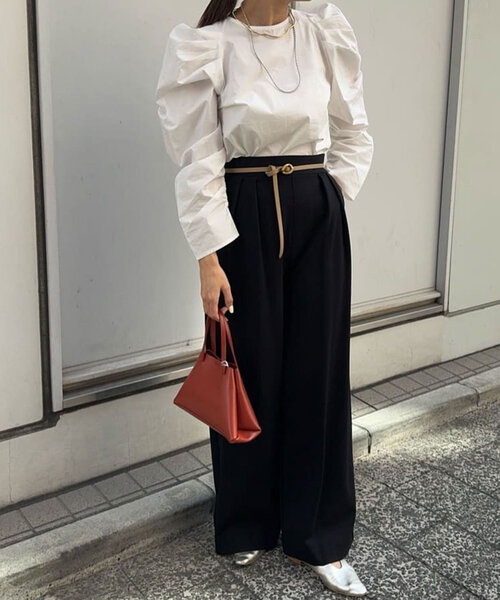 SHENERY（シーナリー）の「《WEB限定》《スタイルアップ効果抜群！》タックワイドパンツ（その他パンツ・レディース・ブラック/チャコールグレー/ライトグレー・38/34/36）」の4枚目の写真