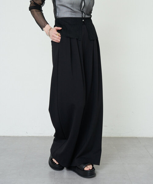 SHENERY（シーナリー）の「《WEB限定》《スタイルアップ効果抜群！》タックワイドパンツ（その他パンツ・レディース・ブラック/チャコールグレー/ライトグレー・38/34/36）」の16枚目の写真