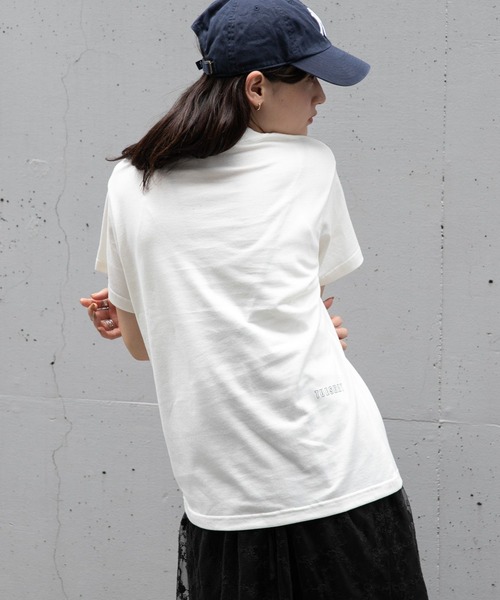 RAGEBLUE（レイジブルー）の「＜火曜び/TUESDAY＞コラボプリントTシャツ（Tシャツ/カットソー・レディース・オフホワイト/ブラック・FREE）」の5枚目の写真