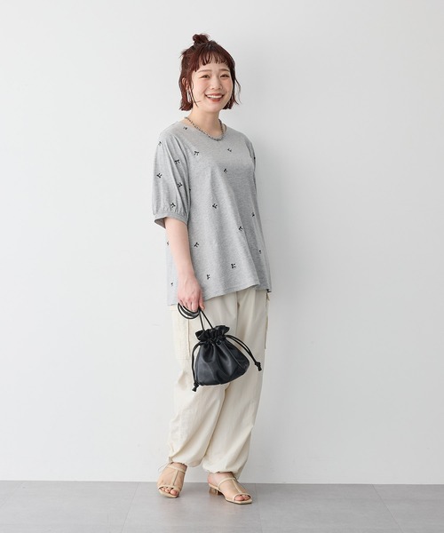 anyfee(エニフィー)の「【anyfee/プラスサイズ】リボン刺繍Tシャツ(Tシャツ/カットソー・レディース・オフホワイト/杢グレー/チャコール・4L/5L/LL/3L)」の20枚目の写真
