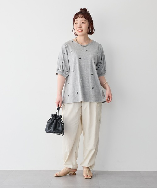 anyfee(エニフィー)の「【anyfee/プラスサイズ】リボン刺繍Tシャツ(Tシャツ/カットソー・レディース・オフホワイト/杢グレー/チャコール・4L/5L/LL/3L)」の21枚目の写真