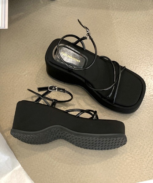 Futier land（フューティアランド）の「厚底ナローストラップサンダル（サンダル・レディース・シルバー/ブラック・36/37/38/39/40）」の4枚目の写真