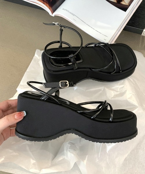 Futier land（フューティアランド）の「厚底ナローストラップサンダル（サンダル・レディース・シルバー/ブラック・36/37/38/39/40）」の6枚目の写真