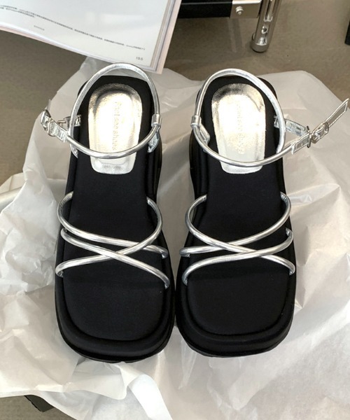 Futier land（フューティアランド）の「厚底ナローストラップサンダル（サンダル・レディース・シルバー/ブラック・36/37/38/39/40）」の7枚目の写真