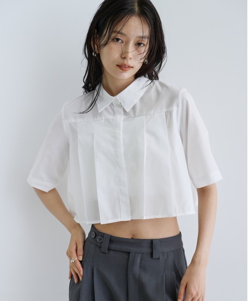 GALLEST(ギャレスト)の「【ZOZO限定】プリーツクロップドシャツ(シャツ/ブラウス・レディース・ホワイト・38)」の1枚目の写真