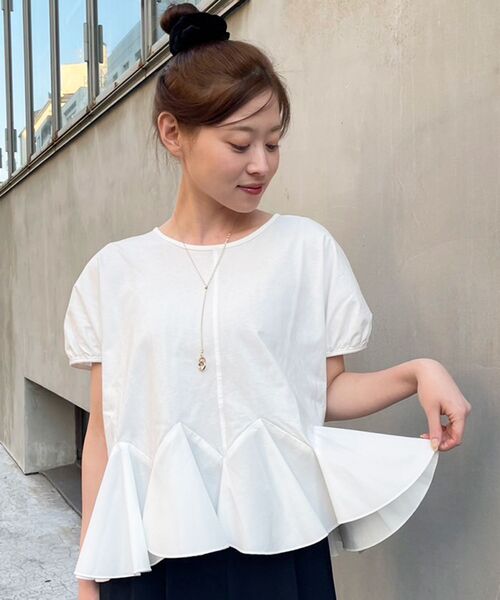 le.coeur blanc(ルクールブラン)の「TORRAZZO DONNA裾フレアートップス(Tシャツ/カットソー・レディース・ホワイト/ブラック・38)」の6枚目の写真