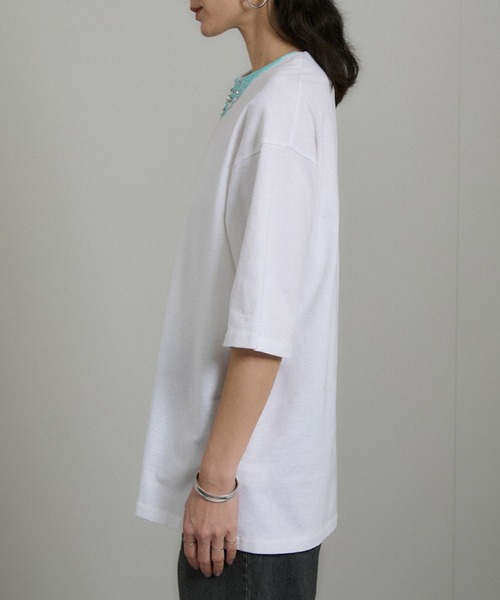 SALON adam et rope'（サロン アダム エ ロペ）の「ビジューエンブロイダリーオーバーサイズT（Tシャツ/カットソー・レディース・チャコールグレー/オフホワイト・FREE）」の15枚目の写真