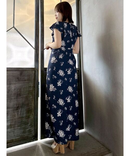 dazzlin(ダズリン)の「デルフィニウムフラワーワンピース(ワンピース・レディース・ブルー/オレンジ/ネイビー・SMALL/MEDIUM)」の19枚目の写真