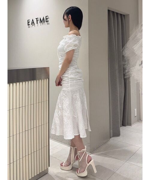 EATME(イートミー)の「オフショルシャーリングワンピース(ワンピース・レディース・オフホワイト/グリーン/イエロー・MEDIUM/SMALL)」の8枚目の写真