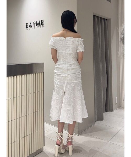 EATME(イートミー)の「オフショルシャーリングワンピース(ワンピース・レディース・オフホワイト/グリーン/イエロー・MEDIUM/SMALL)」の9枚目の写真
