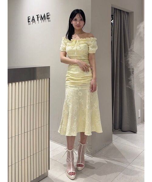 EATME(イートミー)の「オフショルシャーリングワンピース(ワンピース・レディース・オフホワイト/グリーン/イエロー・MEDIUM/SMALL)」の10枚目の写真